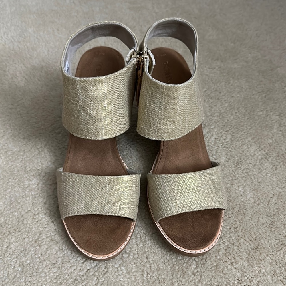 Tom’s Majorca Cutout Sandal size 8.5.